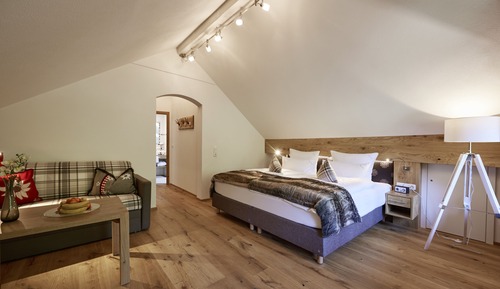 Suite, Balcony