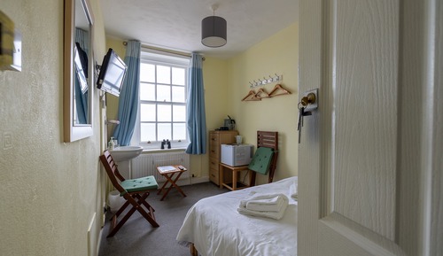 Small Double/Single Sea View Room( Private External Bathroom)