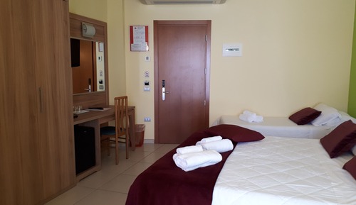 Standard Triple Room, Partial Sea View