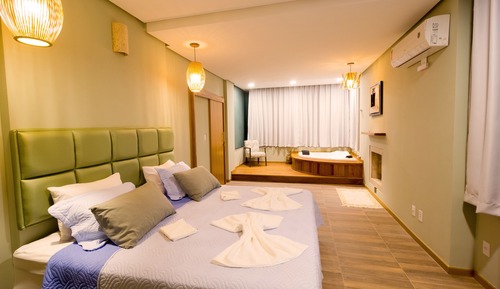 Suite, Fireplace