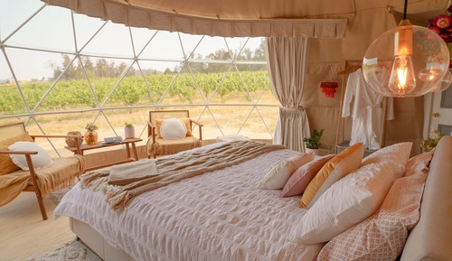 Panoramic Tent with Outdoor Tub (Amarone Glampers Dome)