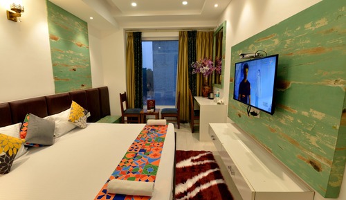 Deluxe Room, 1 King Bed, Accessible, City View