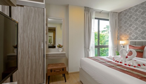 One Bedroom Suite Mountain View