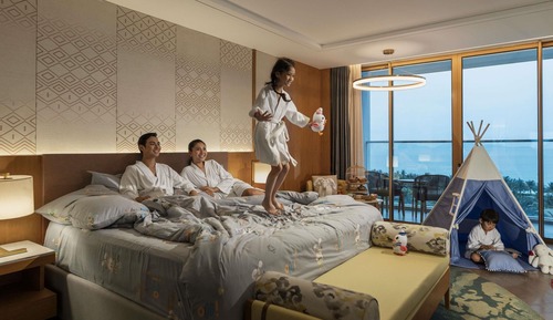 Deluxe Room, 1 King Bed, Sea View
