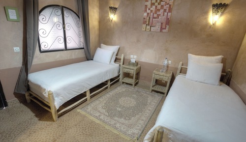 Standard Twin Room, Ensuite, Pool View