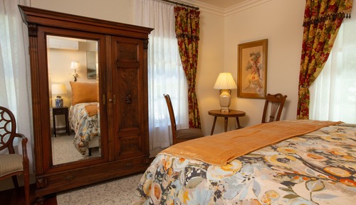Romantic Room, Private Bathroom (#29 Sequoia)