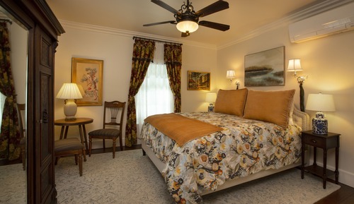 Room, Private Bathroom (#30 Ponderosa)