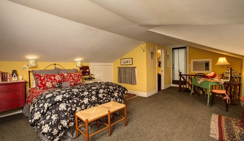 Room, Private Bathroom (#32 Blue Oak)