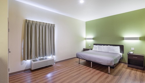 Standard Room, 1 King Bed, Non Smoking