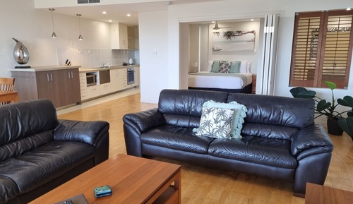 Standard Apartment, 1 King Bed, Garden View