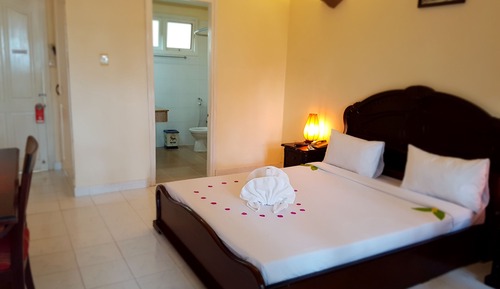 Family Room, 2 Bedrooms, Garden View