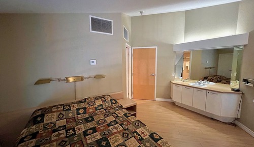 Deluxe Condo Mezzanine, Kitchen