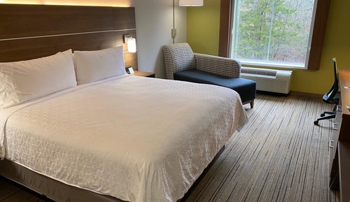 Standard Room, 1 King Bed
