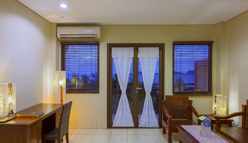 Jayakarta Suite, Sea View (Free Airport Transfers)
