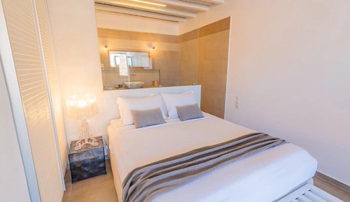 Deluxe Room, Partial Sea View