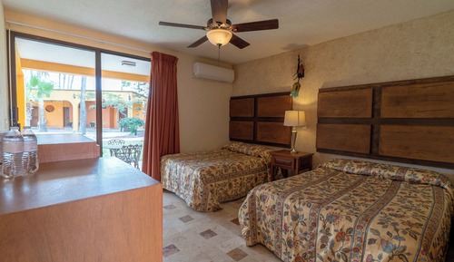 Standard Room, 2 Double Beds, Garden Area