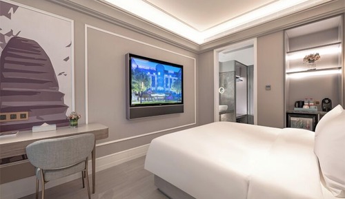 Deluxe Room, 1 King Bed