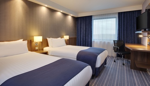 Standard Room, 2 Twin Beds, Accessible Bathtub (up to 3 Adults, Free Hot Breakfast)