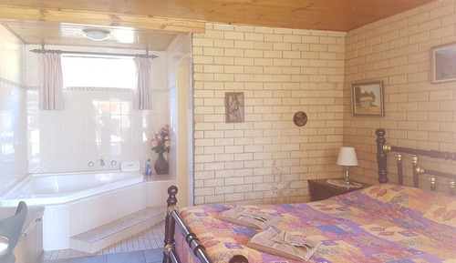 Deluxe Room with Spa