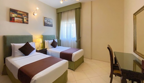 Superior One Bedroom Apartment - Twin Bed