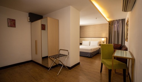Club One-Bedroom Suite