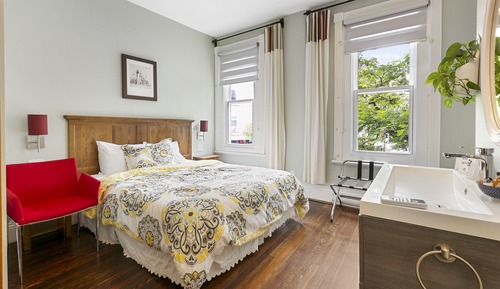 Standard Room, 1 Queen Bed
