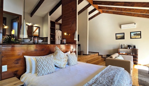 Executive Suite, 1 King Bed, Lagoon View