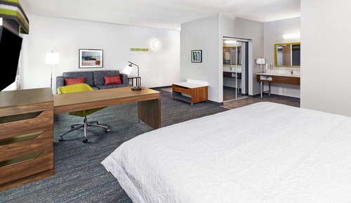 Suite, 1 King Bed, Non Smoking
