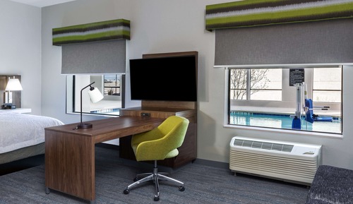 Suite, 1 King Bed, Accessible, Bathtub (Mobility & Hearing Nonsmoking)