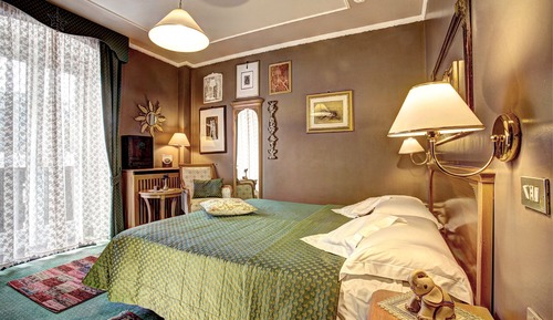 Classic Double Room