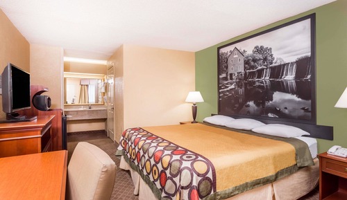 Room, 1 King Bed, Non Smoking, Bathtub (Mobility Accessible)