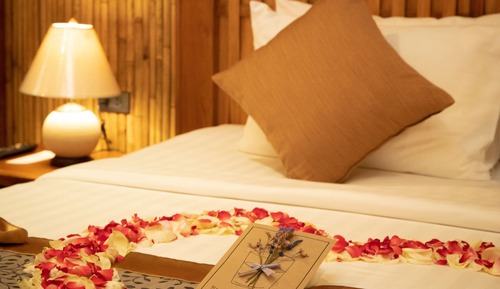 Honeymoon Suite