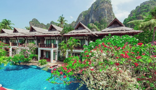 Deluxe Room, Pool View