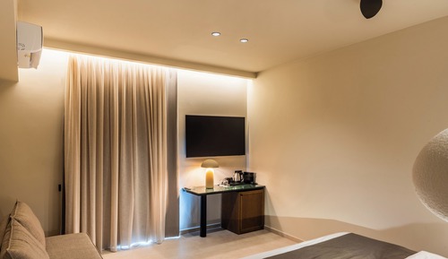 Deluxe Suite with Panoramic Sea View