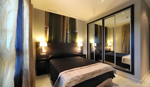 Two-Bedroom Apartment with View to Natural Park