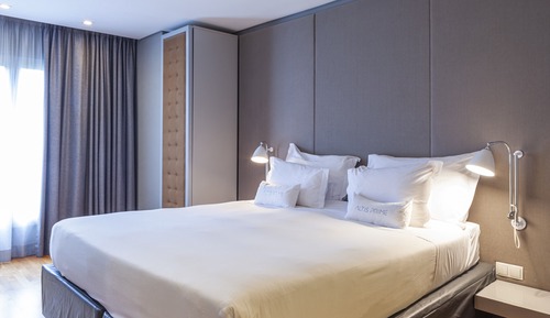 Family Suite (2 Adults + 2 Children)