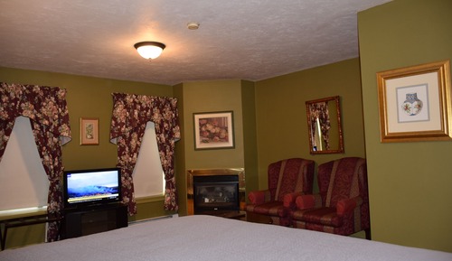 Superior Suite, 1 King Bed, Fireplace
