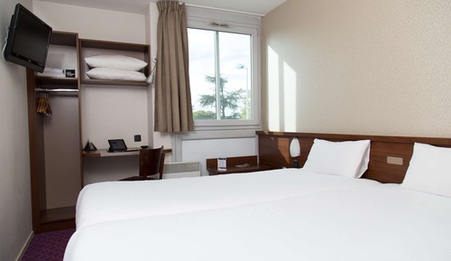Standard Twin Room