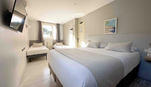 Comfort Quadruple Room, Pool View