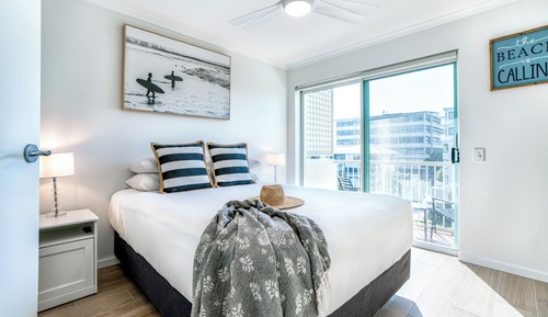 3 Bedroom Marina View Deluxe Rooftop Apartment