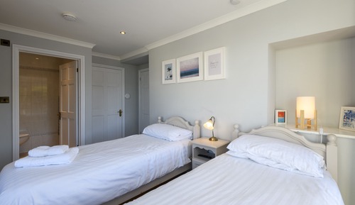 Standard Apartment, Twin Beds, Sea View