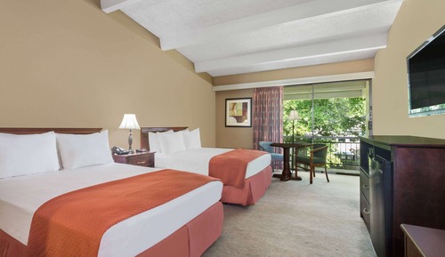 Suite, 2 Double Beds, Non Smoking