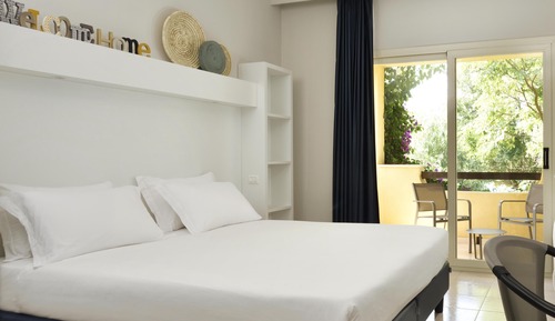 Superior Room, Balcony, Garden View
