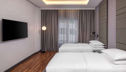 Room, 2 Twin Beds, City View