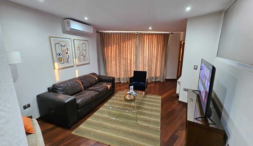 Duplex (Apartment)