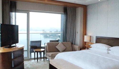 Club Suite, 1 King Bed, View