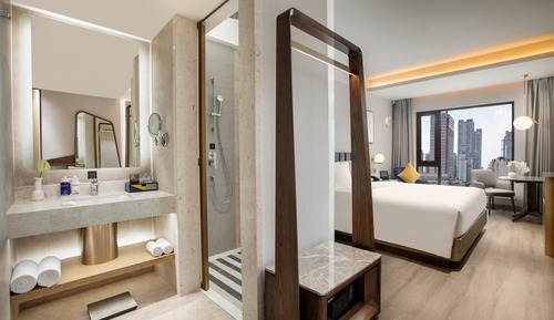 Standard Room, 1 King Bed