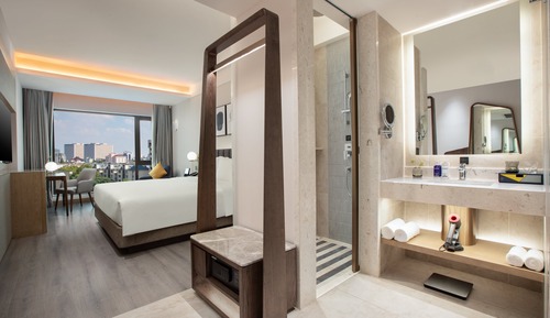 Premium Room, 1 King Bed, City View