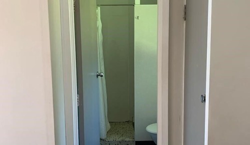 Room (Budget)