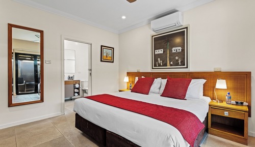 Pearle Guest Room